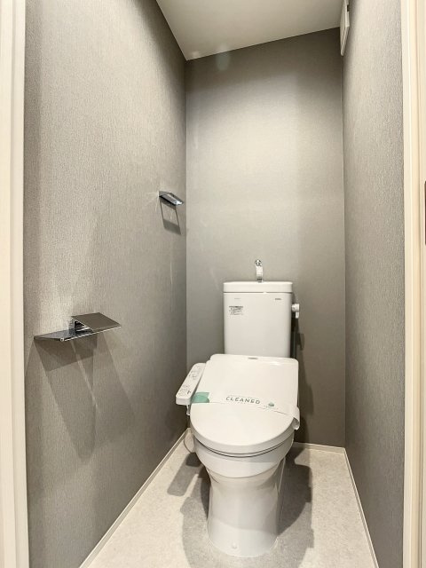 IPLACEのトイレ|落ち着いた色調のトイレです