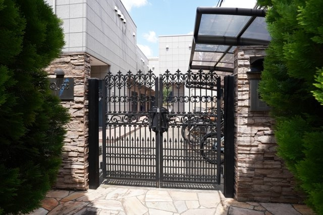 RESIDENCE　Q’oneのエントランス|毎日通るエントランスはこのようになっています