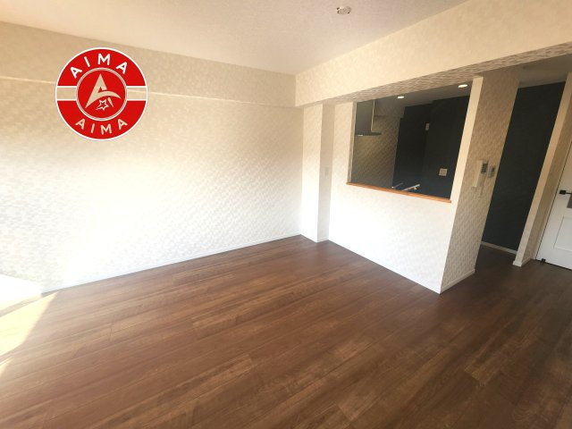 アンピール板付南のダイニング|お食事も、くつろぎの時間も。光と風が抜けるのびやかな設計。