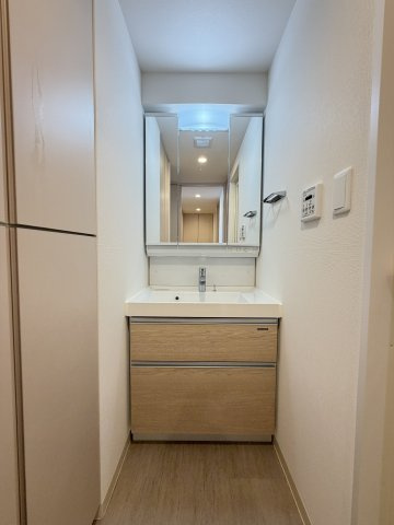 Dimus北浜の洗面所