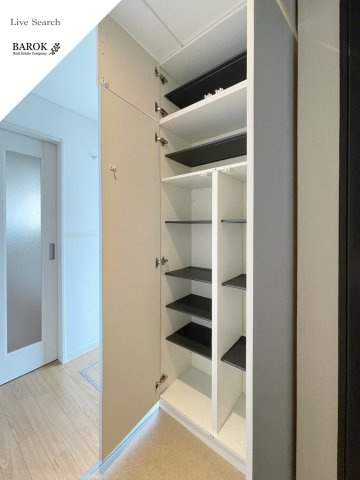 福岡市中央区清川１丁目の賃貸マンションの玄関