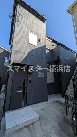 横浜市磯子区中原２丁目のアパートの外観