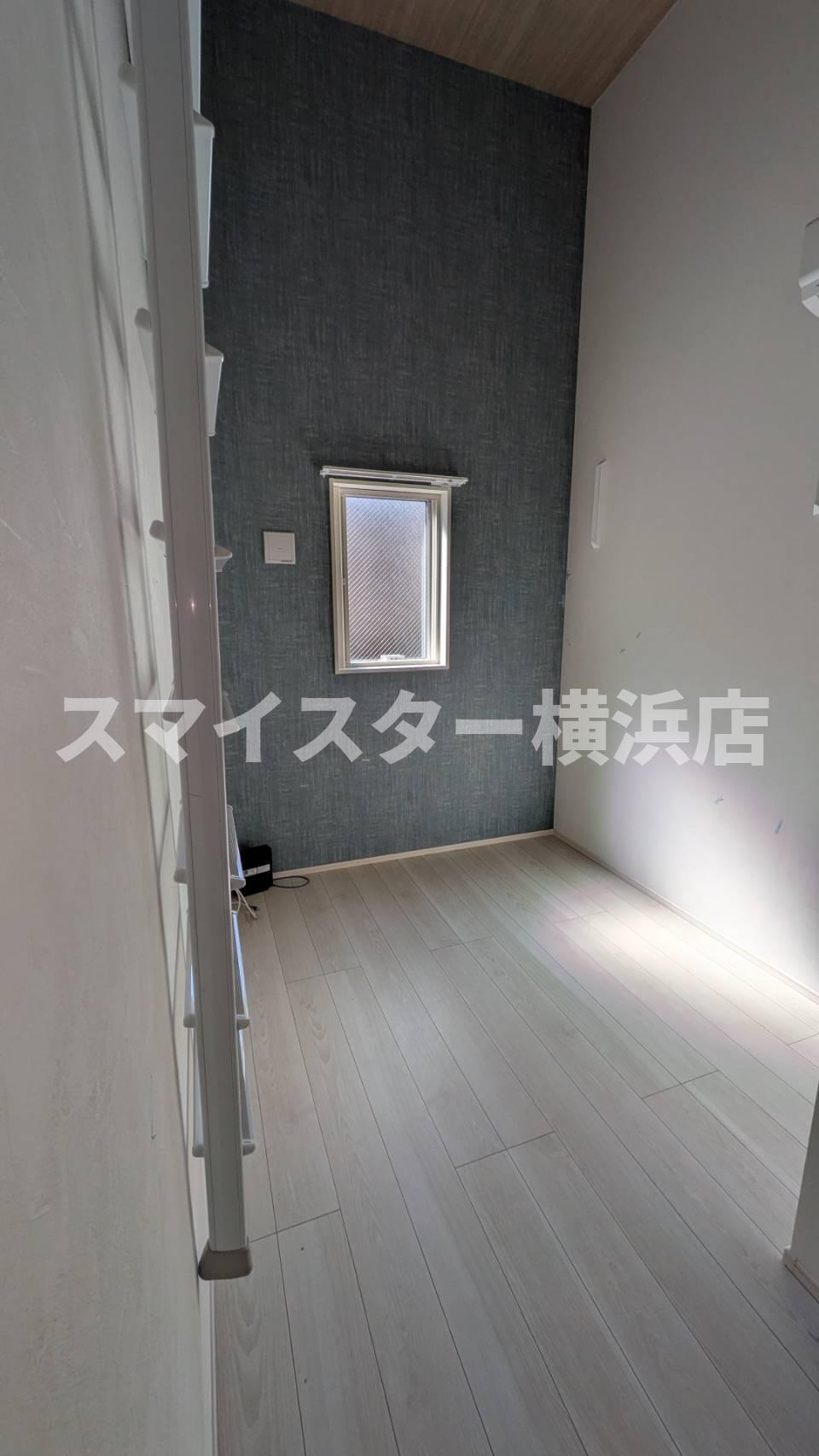 横浜市磯子区中原２丁目のアパートの居間・リビング