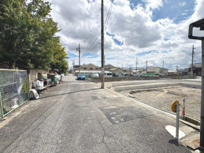 【前面道路含む現地写真】 | 公園南矢田２丁目　新築分譲住宅　全３区画 | 前面道路約６ｍ！広々運転の苦手な方も安心ですね♪