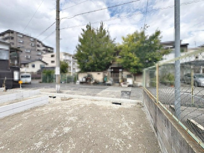 【外観】 | 公園南矢田２丁目　新築分譲住宅　全３区画 | 【浄水器付きのシステムキッチンです】対面式を採用したキッチンですので、リビングで寛ぐご家族をいつも感じられます！会話を楽しみながら家事ができますね♪