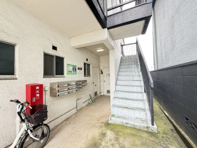 川島ビルのロビー