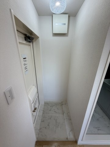 フタバハイツ上本町の玄関