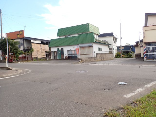 【外観】 | 【元食堂・駐車場4台可】380万円！事業用・店舗兼住宅や作業場に最適｜黒石市元町