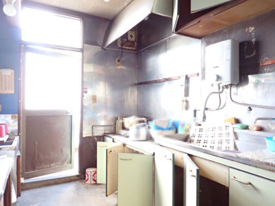 【キッチン】 | 【元食堂・駐車場4台可】380万円！事業用・店舗兼住宅や作業場に最適｜黒石市元町