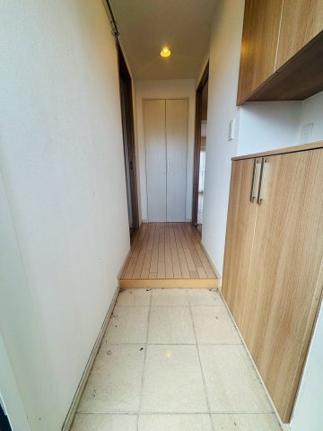 収納もある玄関です