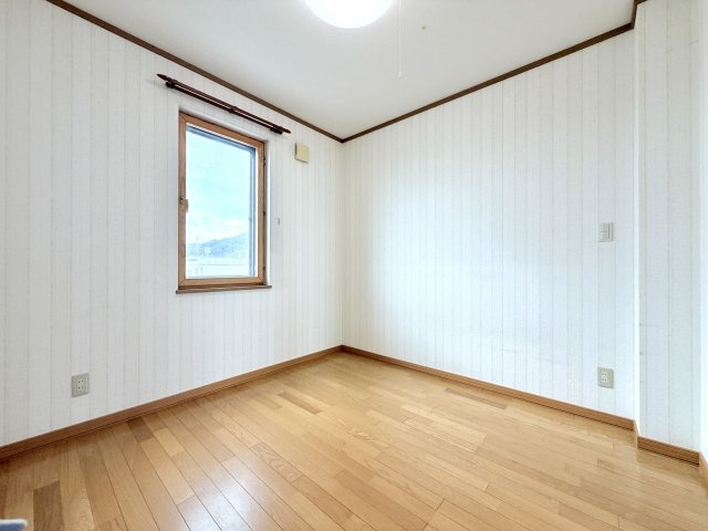 富丘2条4丁目の洋室
