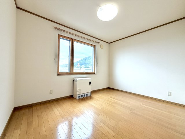 富丘2条4丁目の洋室