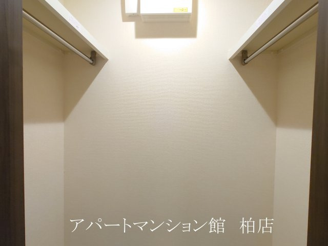 ルボワ　ウエストの収納|同施工会社、同型タイプです
