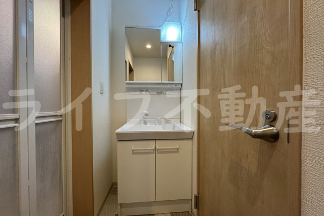 F＋style大蓮北3号館の独立洗面台|独立洗面台、小物を置くことができて便利です