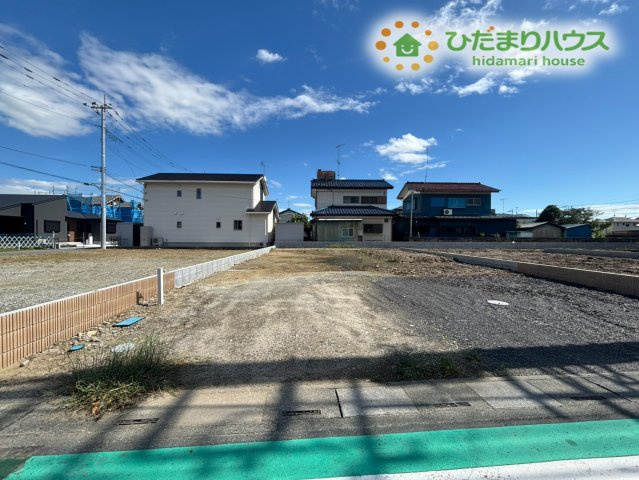 熊谷市拾六間2期　新築一戸建て　ブルーミングガーデン　03の駐車場