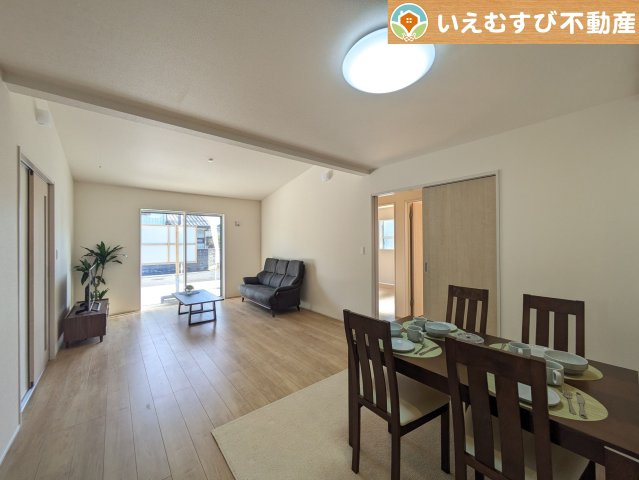 BLOOMING GARDEN　熊谷市拾六間の居間・リビング