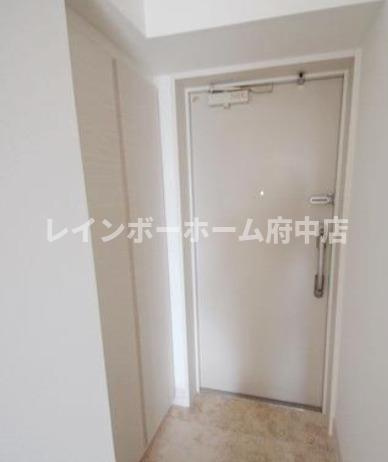 マーロ府中レジデンス♯Rの玄関