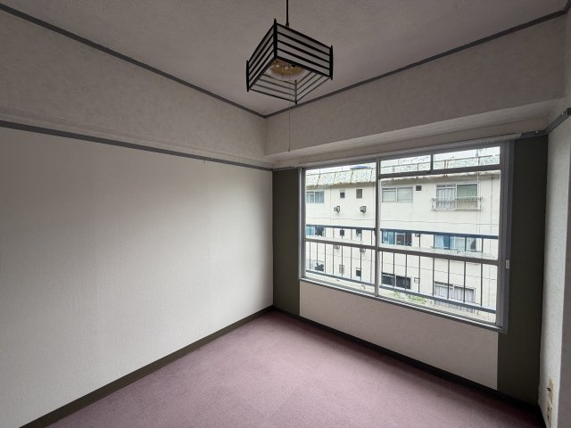 サウスヒルズ由良の洋室