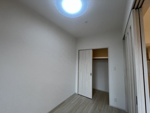 プレジオ荒本新町の洋室