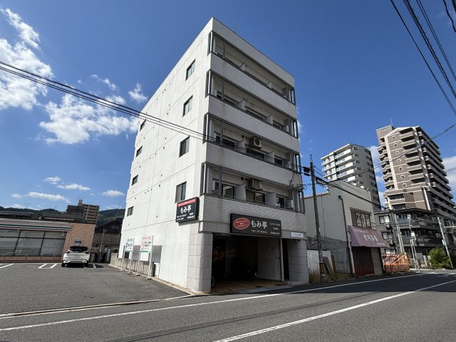 ライフプラス三篠の外観