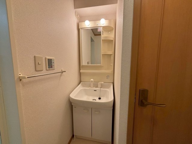 ソレイユ東山Ⅰの独立洗面台