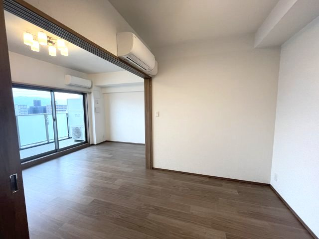 プレジオ荒本新町の洋室