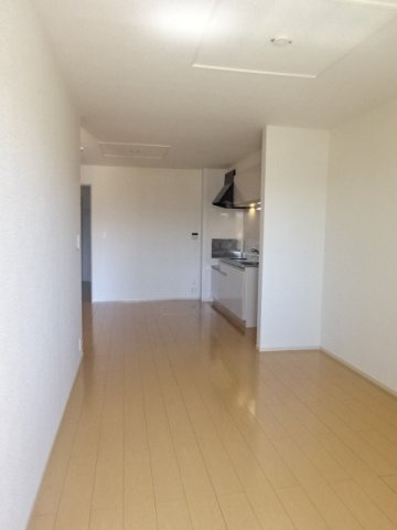 Ｓｈｉｎｉｎｇ　Ｃｏｕｒｔの居間・リビング