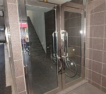 クレールコート足立のエントランス