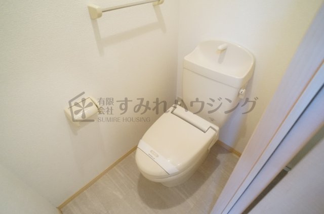 ヴェルドミール栄根のトイレ|参考、同建物・反転間取りの号室