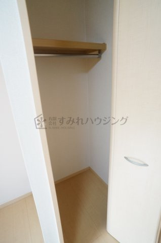 ヴェルドミール栄根の収納|参考、同建物・反転間取りの号室