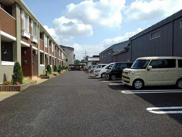 グラース・アビタシオンⅡの駐車場