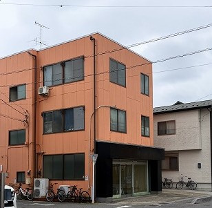 雨野ビルの外観