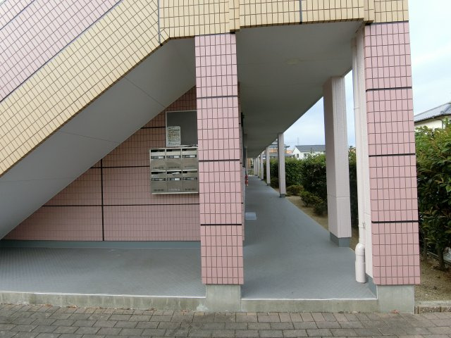 【エントランス】 | ラヴァーズペティオ