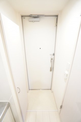 【玄関】 | リブリ・道場北 | ※同物件・反転タイプの写真です。