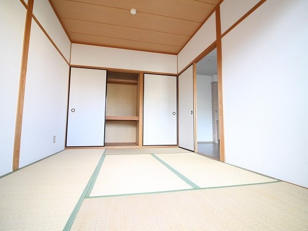アヴェルデ十ヶ坪の和室