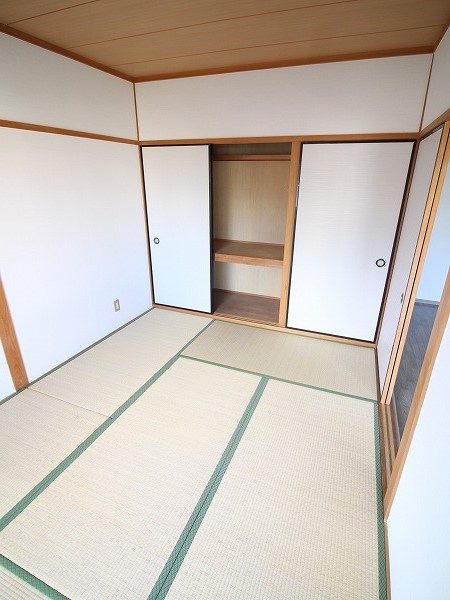 アヴェルデ十ヶ坪の和室