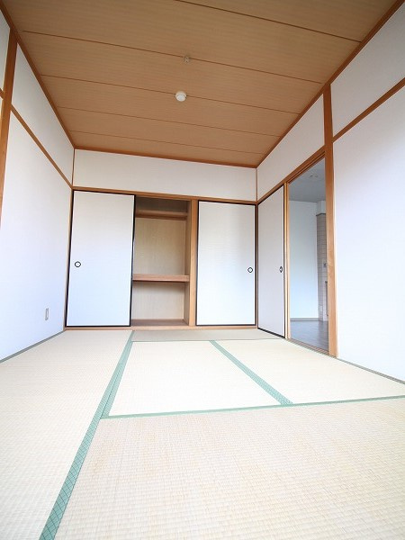アヴェルデ十ヶ坪の和室