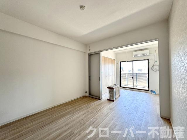 Ｓ－ＲＥＳＩＤＥＮＣＥ瓦町駅ａｌｏの居間・リビング|居室・リビング