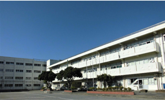 瀬ケ崎小学校まで220ｍ