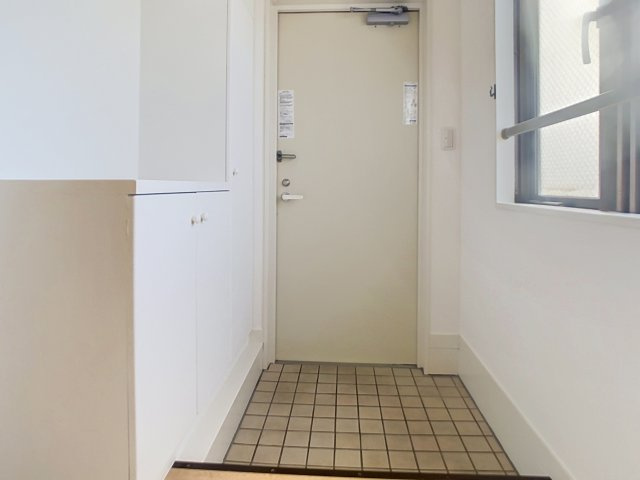 プラザ神町の玄関
