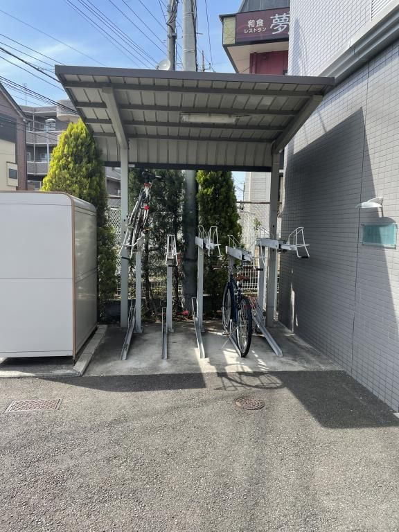 ﾌｫﾚｽﾄﾊｲﾑ港南のエントランス