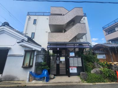 小華マンションの外観