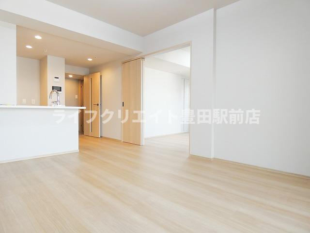 LUXENA八王子寺町の居間・リビング