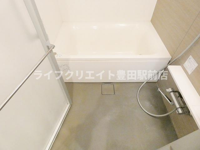 LUXENA八王子寺町の浴室