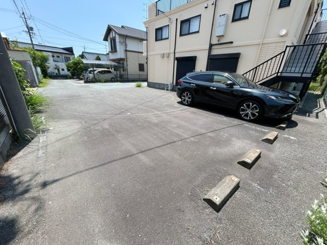 スカイガーデン の駐車場