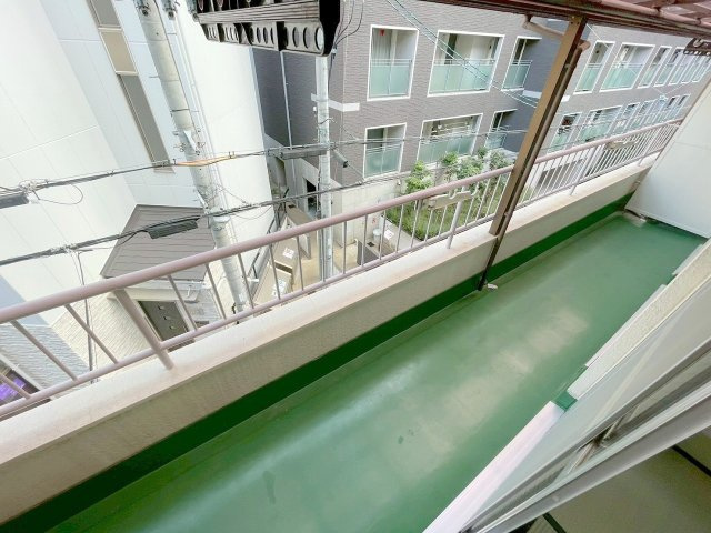 ハイツ東淀のバルコニー
