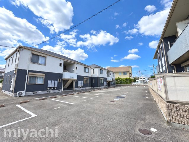 シャーメゾンラフィーネ　一番館