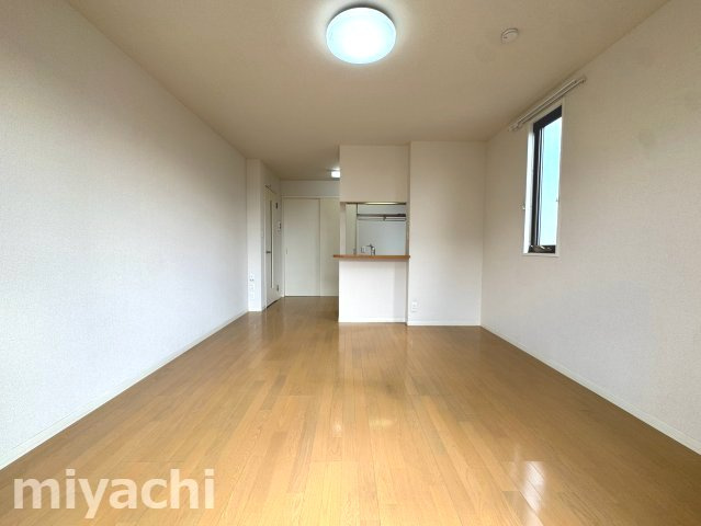シャーメゾンラフィーネ　一番館の居間・リビング