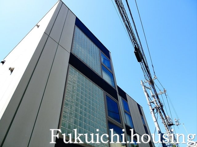 ＧＡＲＤＥＮ　ＣＯＵＲＴ　ＫＡＭＩＫＩＴＡＺＡＷＡ「ガーデンコートカミキタザワ」の外観