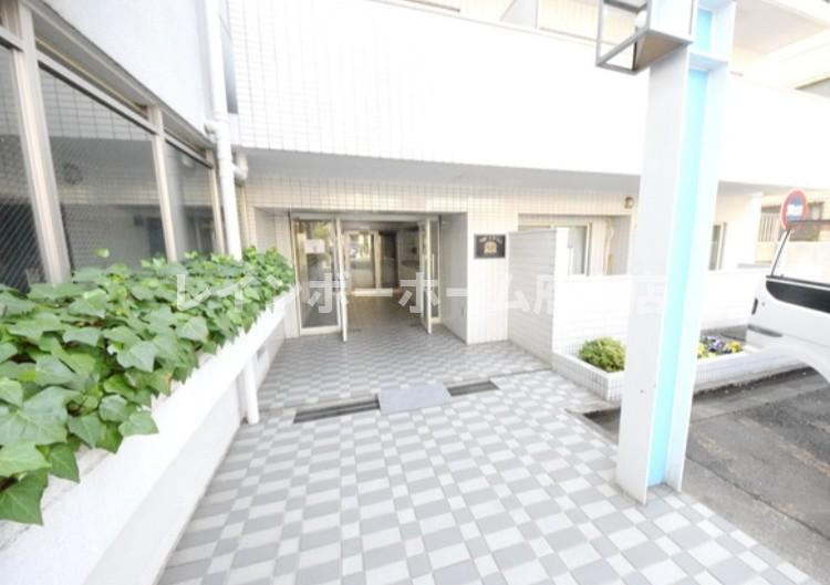 トップ立川のエントランス